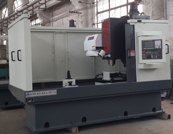 前(qian)軸(zhou)鎖銷(xiao)孔(kong)專用加(jia)工