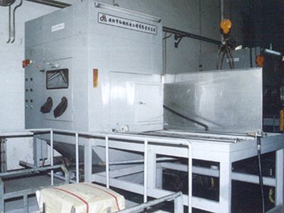 濕式數(shù)(shu)控(kong)噴砂機(ji)